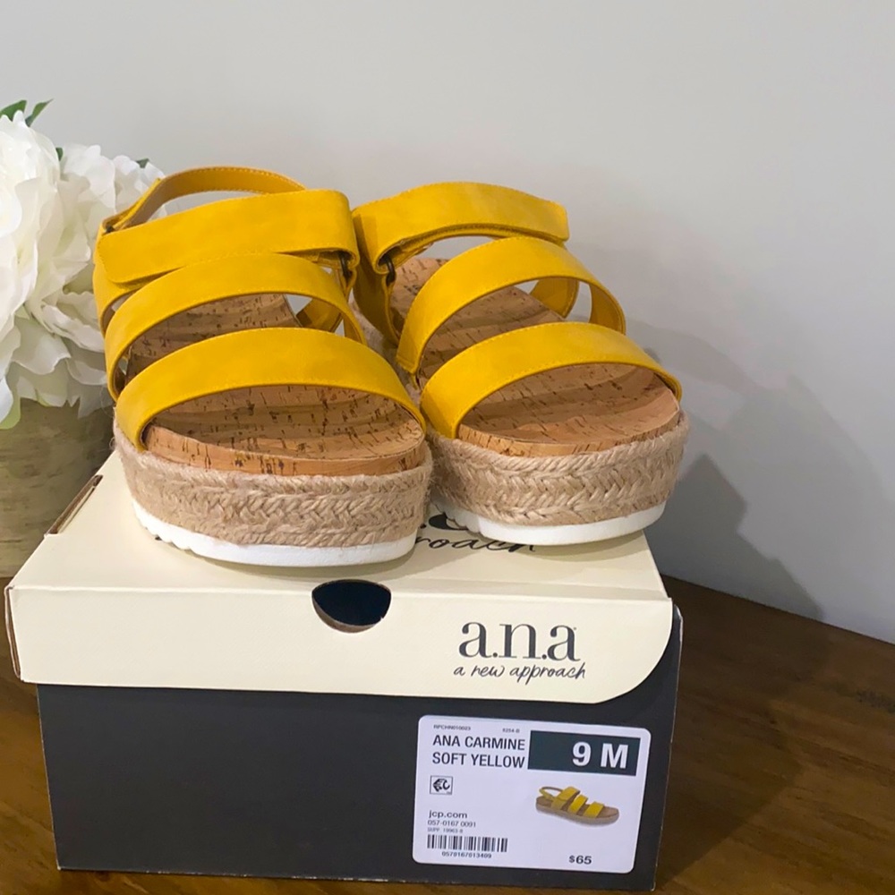 Platform sandals